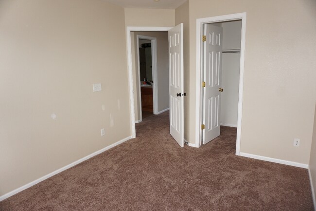 Building Photo - 3307 Tail Spin Dr