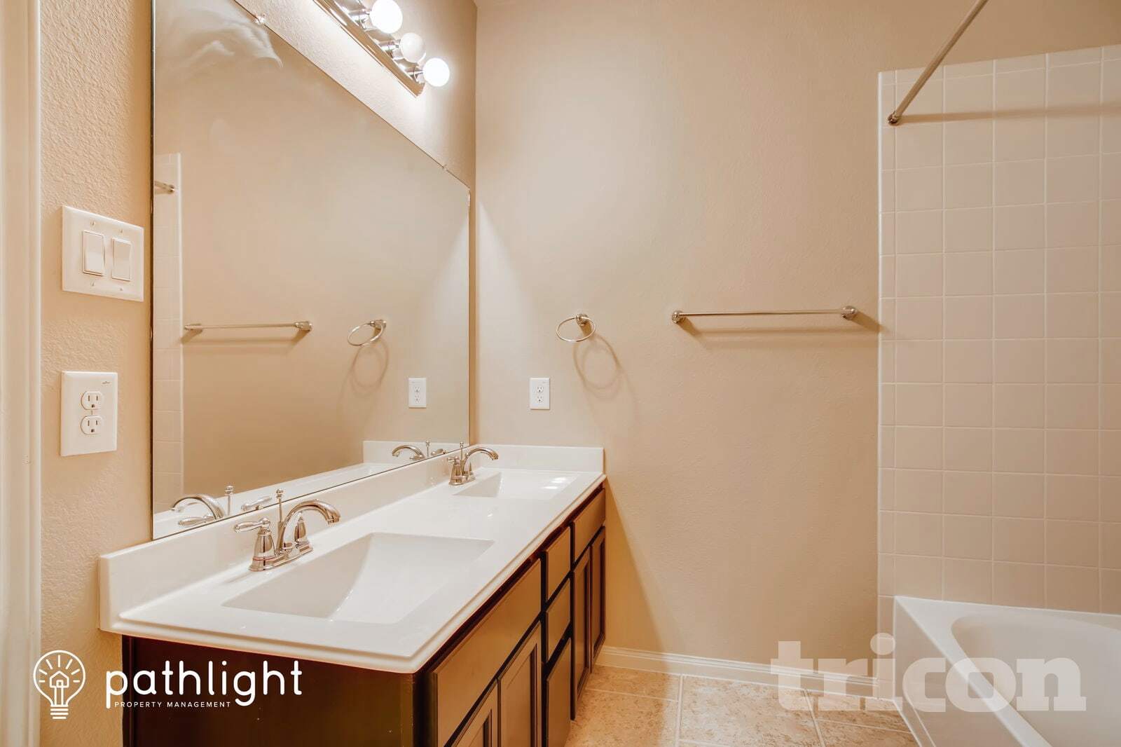 Building Photo - 4 Logan Creek Lane