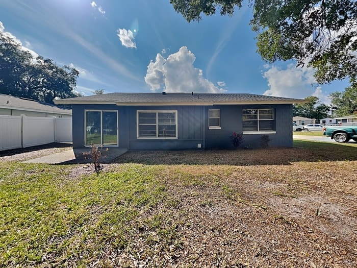 Building Photo - 610 Charter Ct