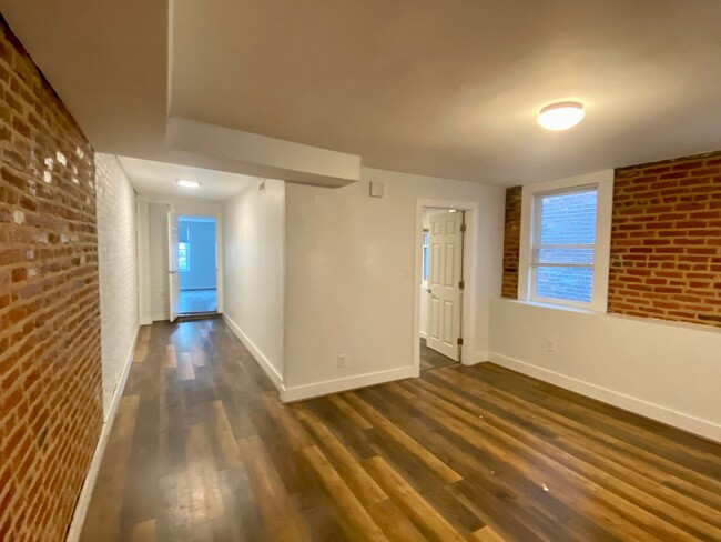 Building Photo - 1624 Aliceanna St
