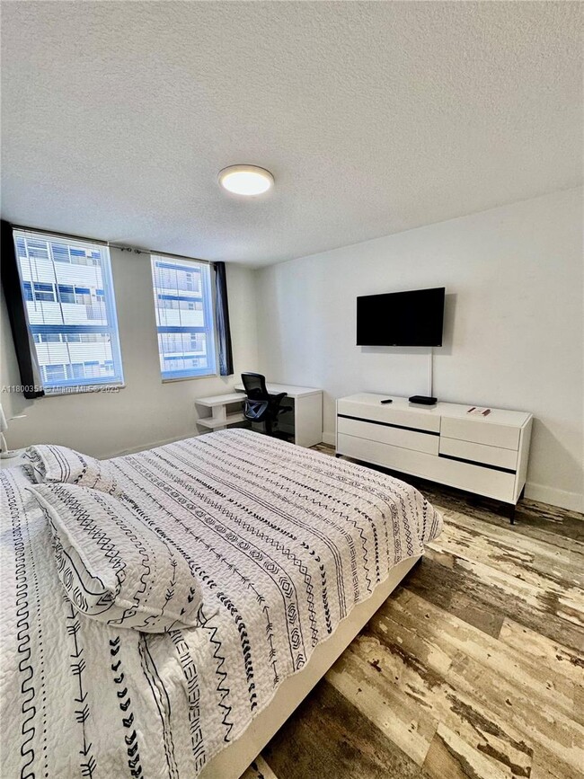 Building Photo - 2080 S Ocean Dr