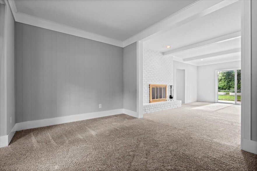 Building Photo - 5476 Van Ness Dr