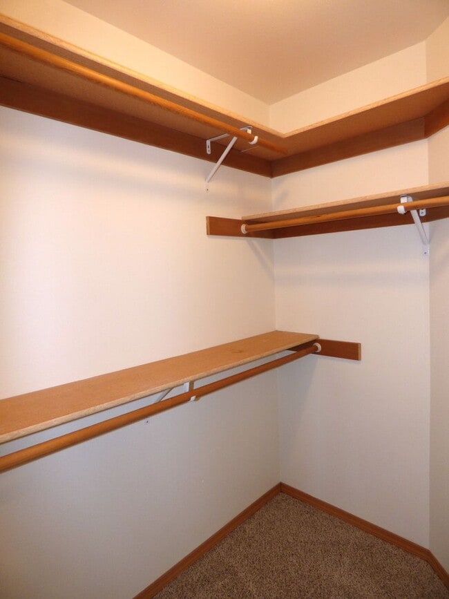 Building Photo - Rent Special: 1/2 Off February's - 3 Bed 2.5 Bath Duplex in Monmouth