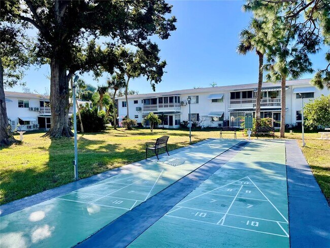 Building Photo - 1625 Leisure Dr