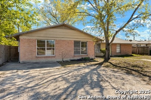 Building Photo - 308 E Cheryl Dr