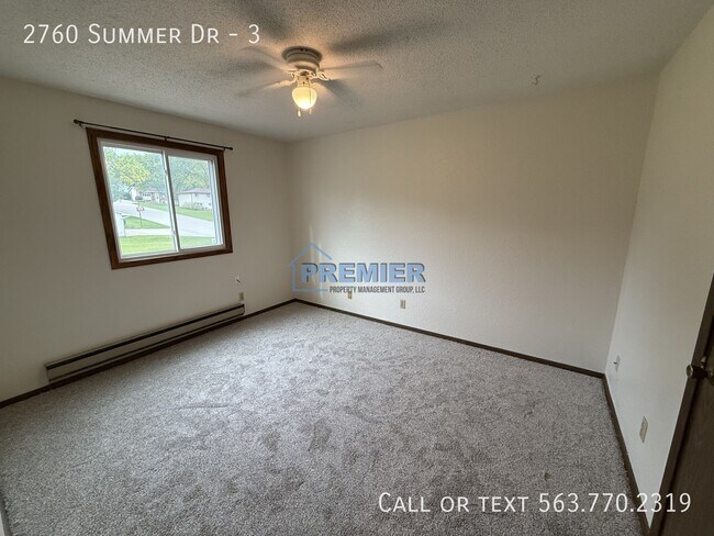 Building Photo - 2760 Summer Dr