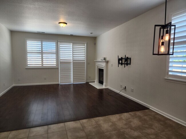 Building Photo - Beautiful home in Kiley Ranch.