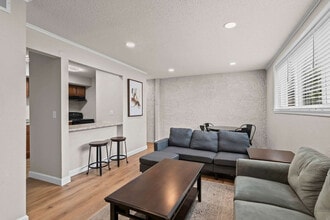 Building Photo - 2309 Cherry Hills Dr