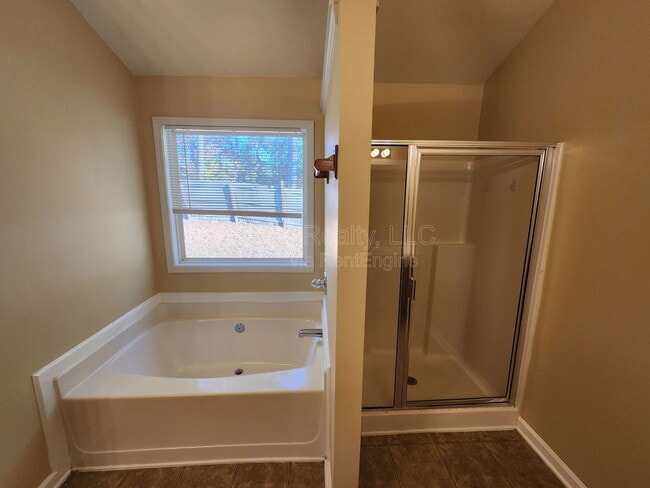 Building Photo - 1428 Autumn Wood Trail