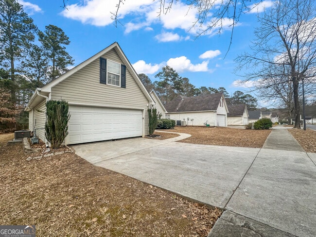 Building Photo - 1395 Stephens Pond View