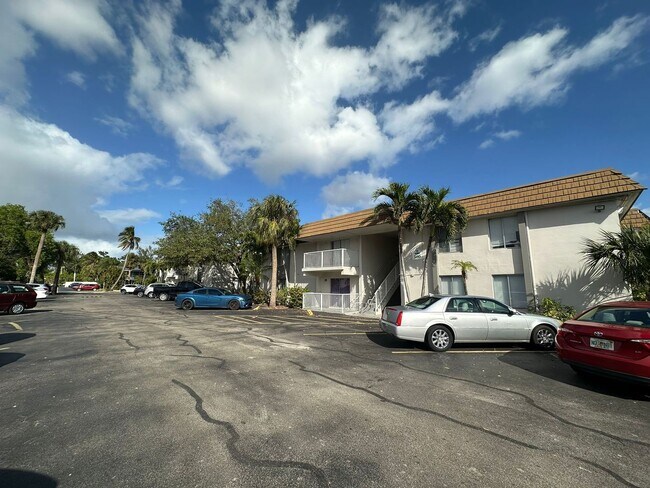 Building Photo - FAST APPROVAL !  1 bed 1 bath at green tee...