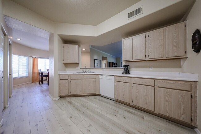 Building Photo - 3236 E Chandler Blvd