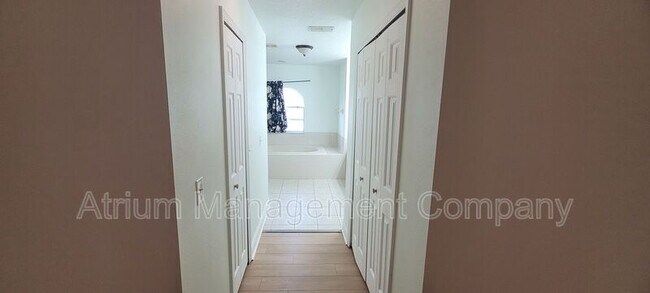 Building Photo - 222 Grouper Ct