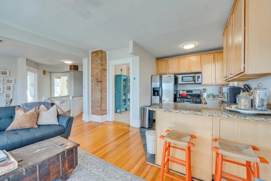 Building Photo - 2503 Broadway