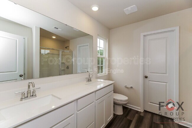 Building Photo - 131 Arden Ct
