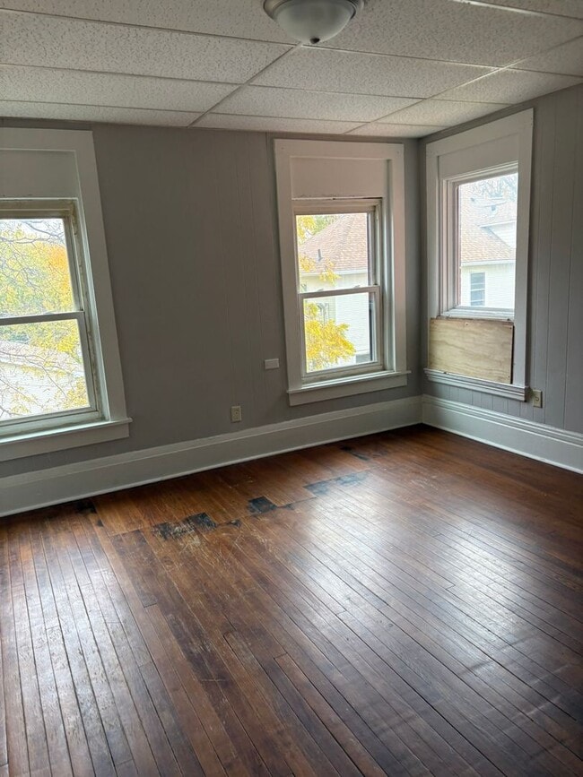 Building Photo - 225 Allen St