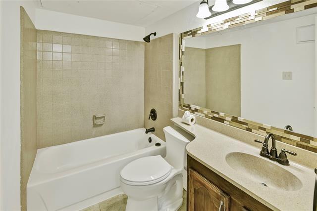 Building Photo - 1306 Clearview Dr