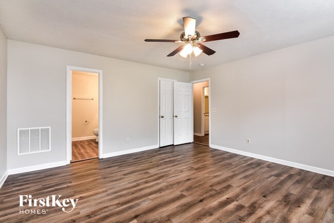 Building Photo - 560 Crestridge Ct