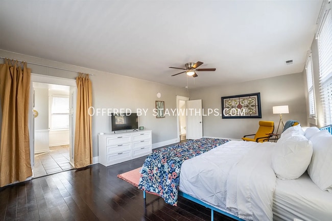 Building Photo - 2035 Central Ave