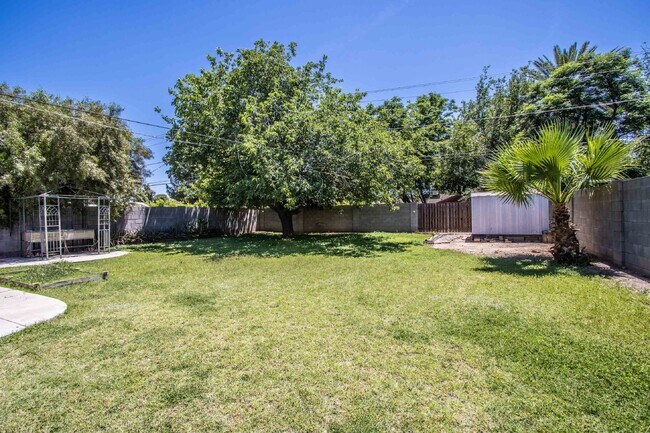 Building Photo - 3Br in historic disctric, 32nd St/Ind. Sch...