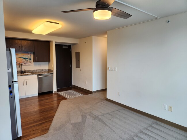 Building Photo - 988 Halekauwila St