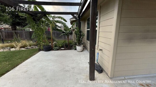 Building Photo - 106 Firefly-