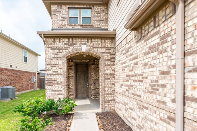 Building Photo - 2518 Boxwood Park