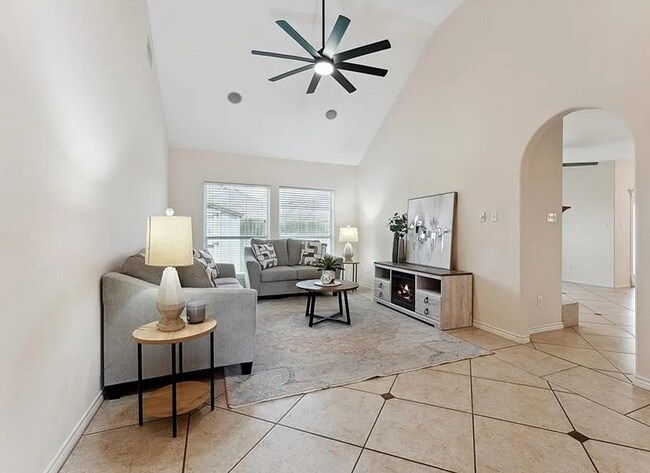 Building Photo - Beautiful 4BR / 3.5BA Home with Garage, Patio & Premium Features