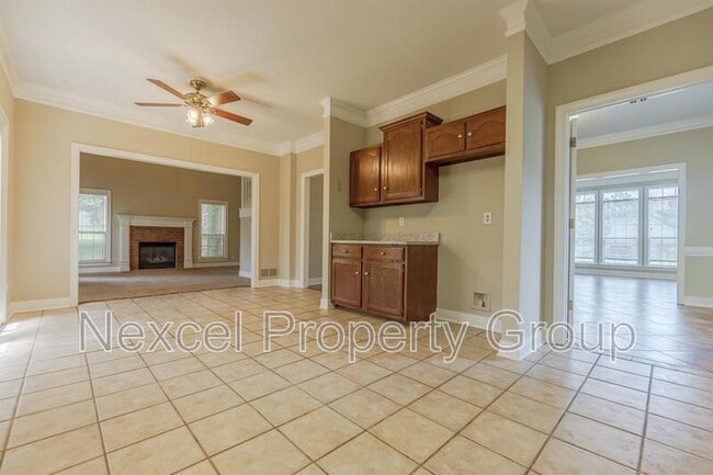 Building Photo - 4375 Big Horn Dr S