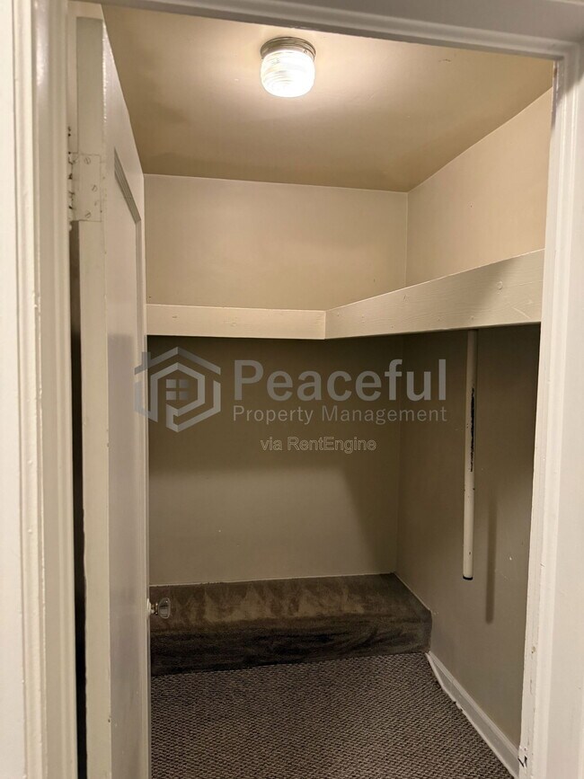 Building Photo - 417 Wall St