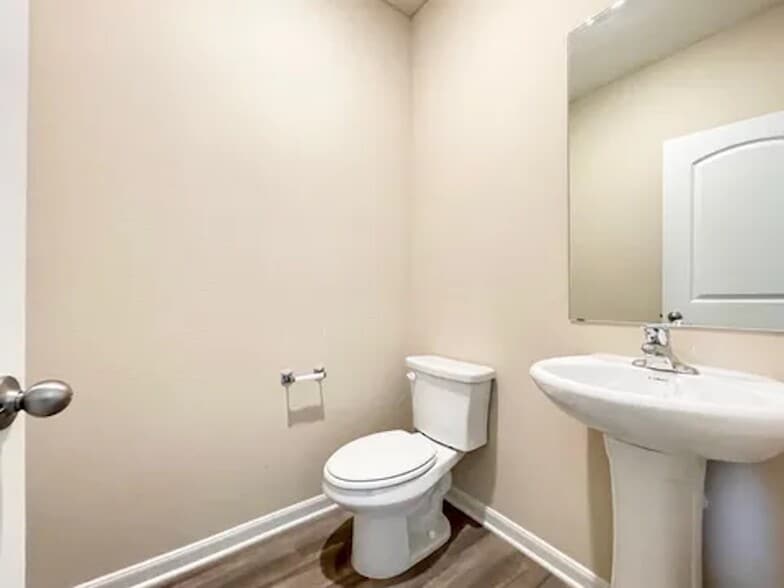 Building Photo - 1702 Sandalwood Way