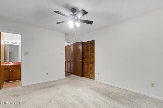 Building Photo - 1615 RaceTrack Rd