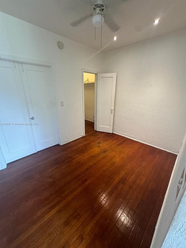 Building Photo - 315 W 28th St