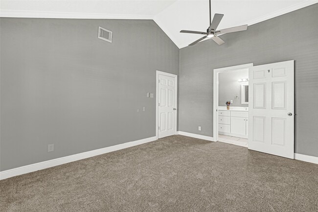 Building Photo - 5518 Sweetbriar St