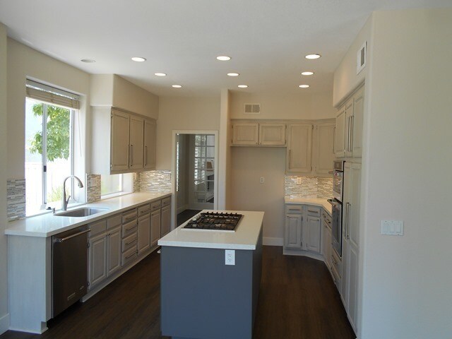 Building Photo - Stunning Home in Gated Community of Southridge Oceanside!