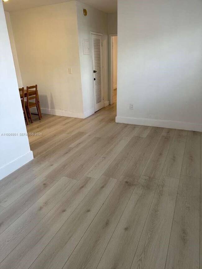 Building Photo - 7625 Harding Ave