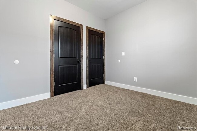 Building Photo - 767 Navahoe St