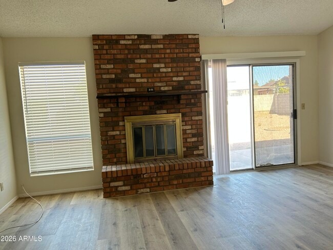 Building Photo - 3926 W Willow Ave