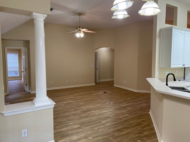 Building Photo - 618 Ridge Park Dr