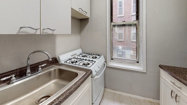 Building Photo - 340 E 58th St