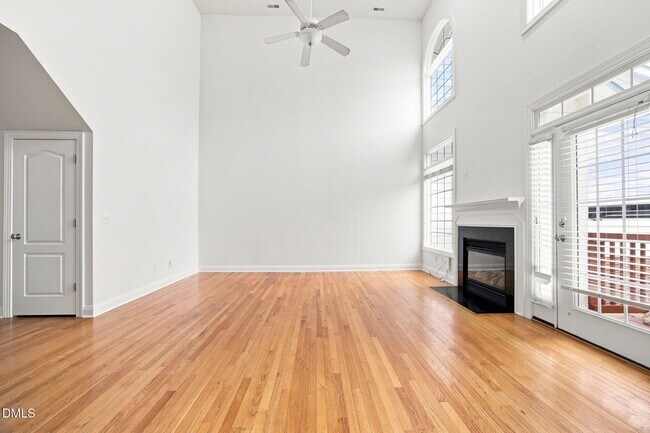 Building Photo - 401 Waverly Hills Dr