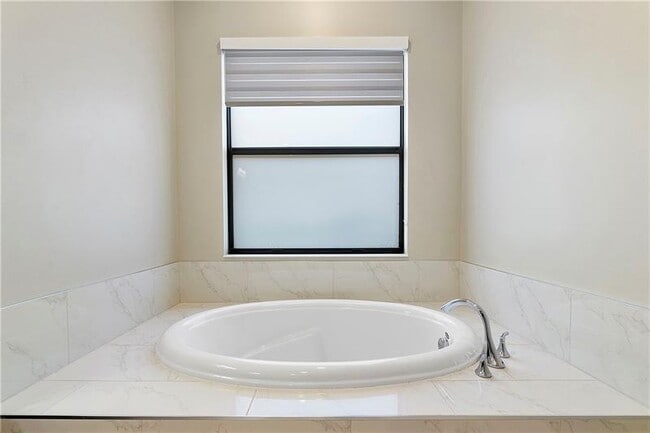 Building Photo - 11835 S Baypoint Cir