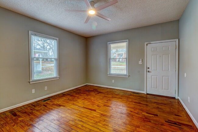 Building Photo - 64 Burton St