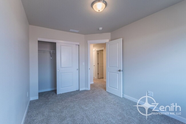 Building Photo - 8509 NE 134th Pl