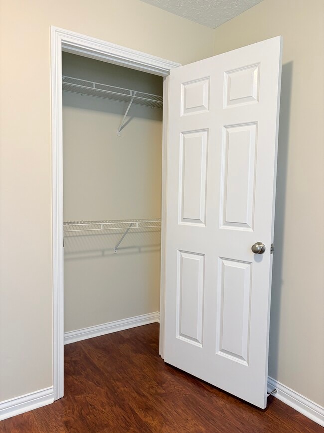 Building Photo - 338 Catalpa Cir