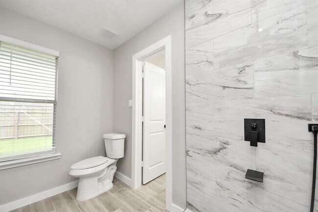 Building Photo - 14810 Scotter Dr