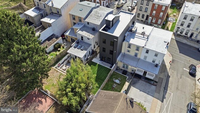 Building Photo - 222 Hermitage St