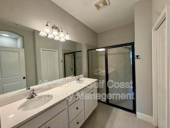 Building Photo - 8132 Tea Olive Ter