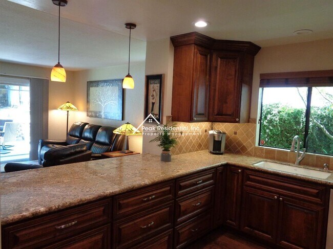 Building Photo - Wonderful Orangevale 3bd/2ba Home with Spa...