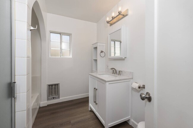 Building Photo - 4213 Wilkinson Ave